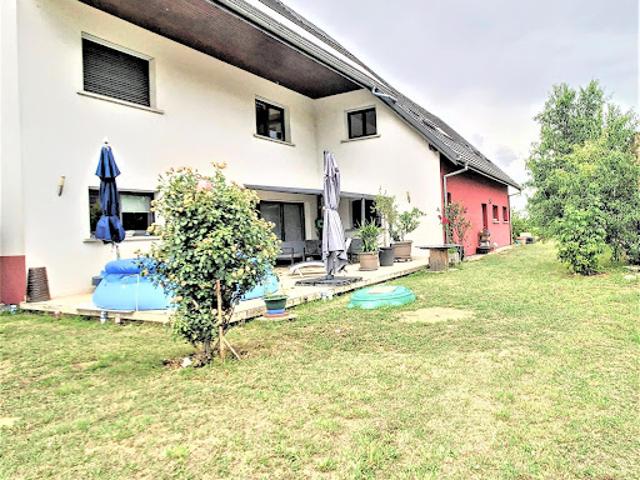 Maison avec jardin et terrasse