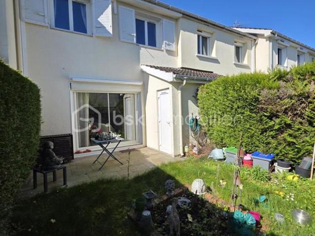 Maison 82 m2 3 chambres jardin et parking privatif