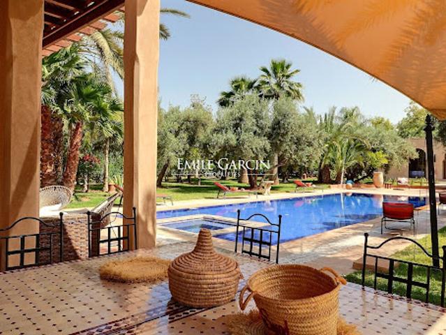 Maison avec piscine et jardin