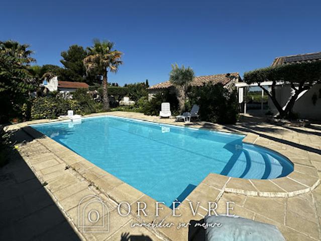 Maison avec piscine et jardin