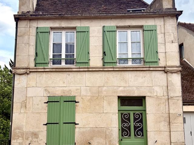 MAISON 84 M2 Centre Ville SEMUR EN AUXOIS