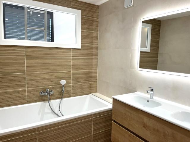 Maison, 84 m² à louer à La Boisse 01120