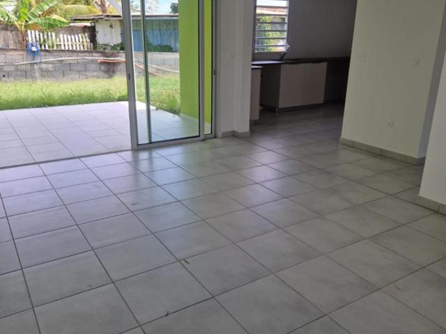 Maison 85 m2 avec terrasse 14 m2 et Jardinet de 125 m2