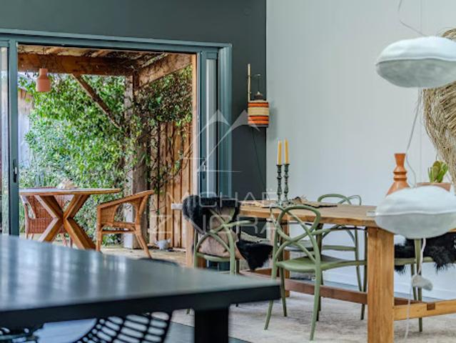 Maison contemporaine avec terrasse