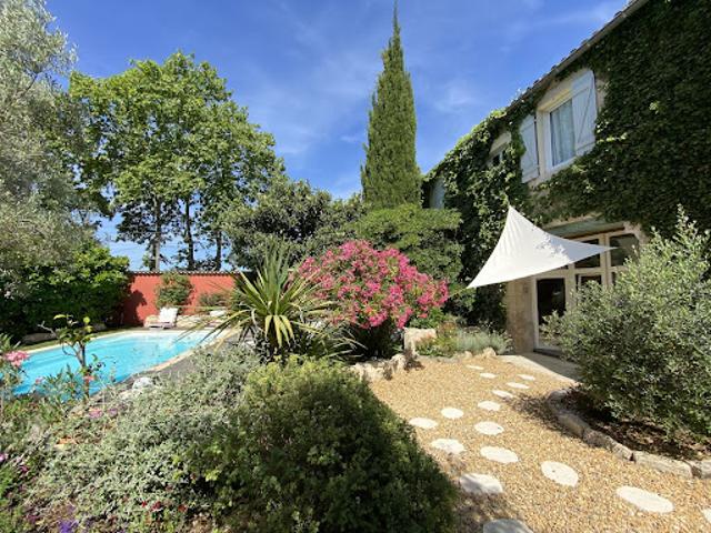 Maison avec piscine et terrasse
