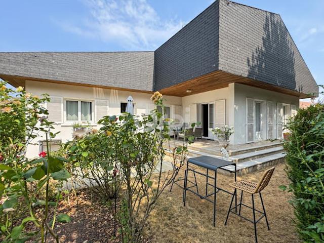 Maison avec jardin et terrasse