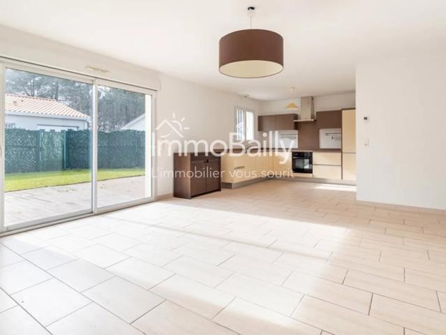 MAISON 88M2 3 CHAMBRES JARDIN GARAGE