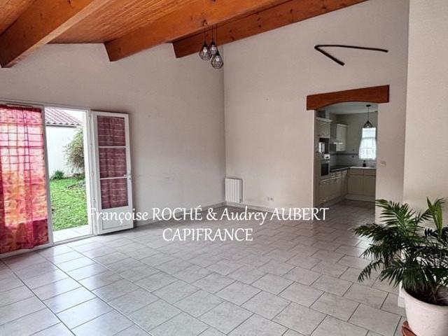 Maison 88m2 plain pied 4 pièces 3 chambres garage à. 88m² Saintes