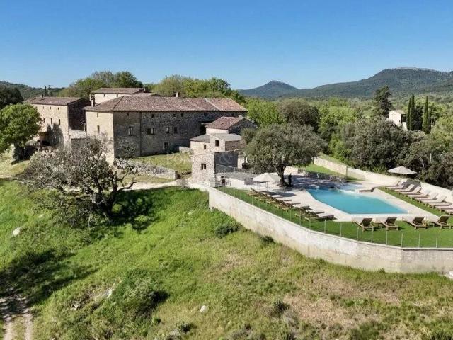 Maison 896 m2 Barjac