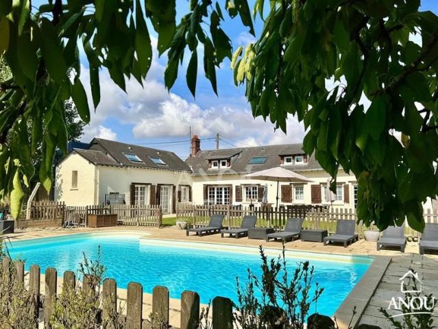 MAISON 8 CHAMBRES, PISCINE, PARFAIT POUR AIRBNB