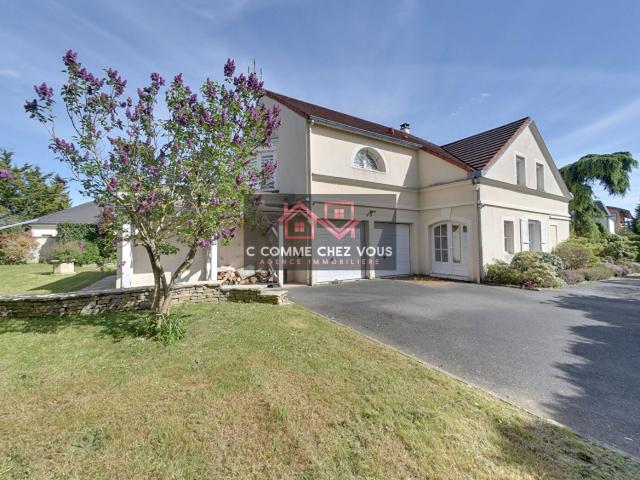 Maison 8 pièce à Ozoir la Ferrière