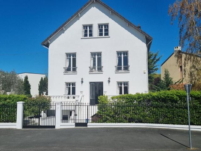 Maison 8 pièce s 205 m² 3 logements séparés