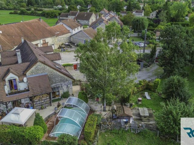 Maison 8 pièces/6 chambres 242 m2 terrain de 2644 m2 242m² Marey sur Tille