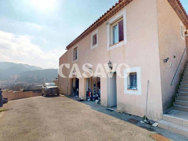 Maison 8 pièces 250 m²