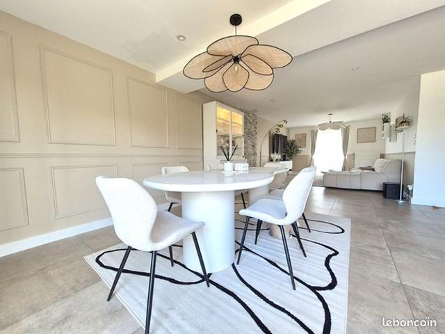 Maison 8 pièces 118 m²