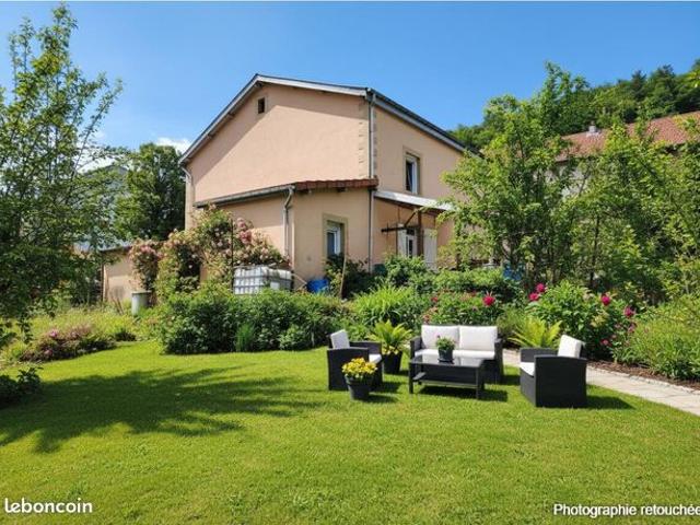 Maison 8 pièces 131 m²