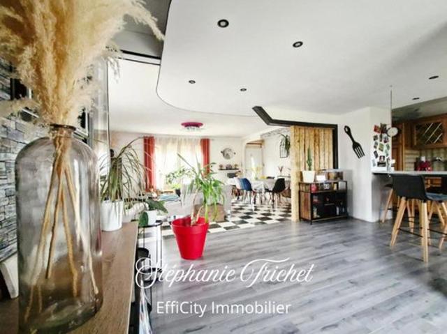 Maison 8 pièces 120 m²