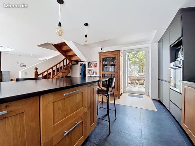 Maison 8 pièces 121 m²