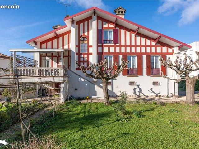 Maison 8 pièces 121 m²