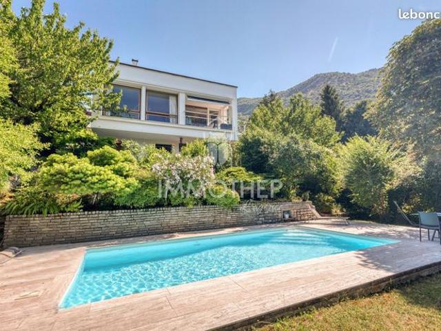 Maison 8 pièces 134 m²
