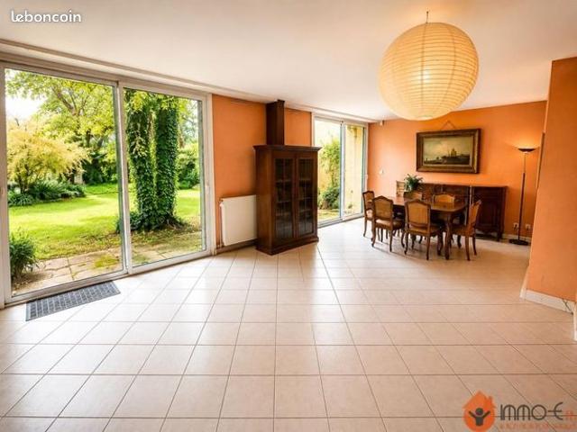 Maison 8 pièces 134 m²