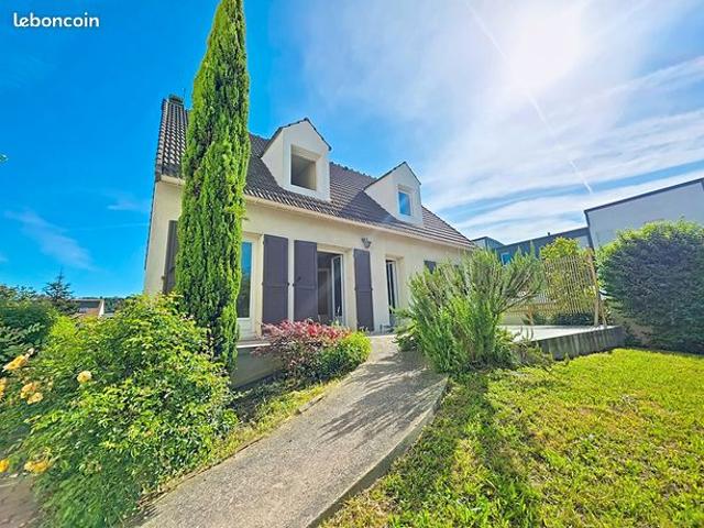Maison 8 pièces 136 m²