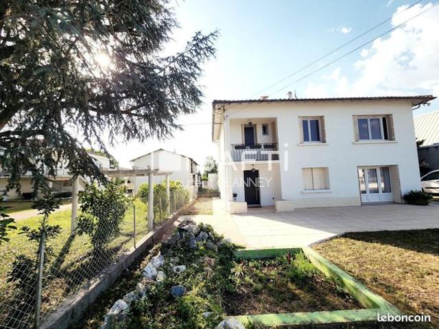 Maison 8 pièces 136 m²