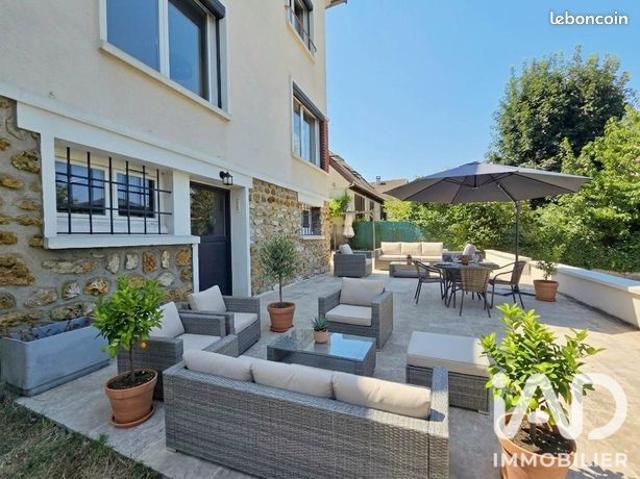 Maison 8 pièces 136 m²
