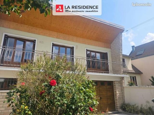 Maison 8 pièces 137 m²