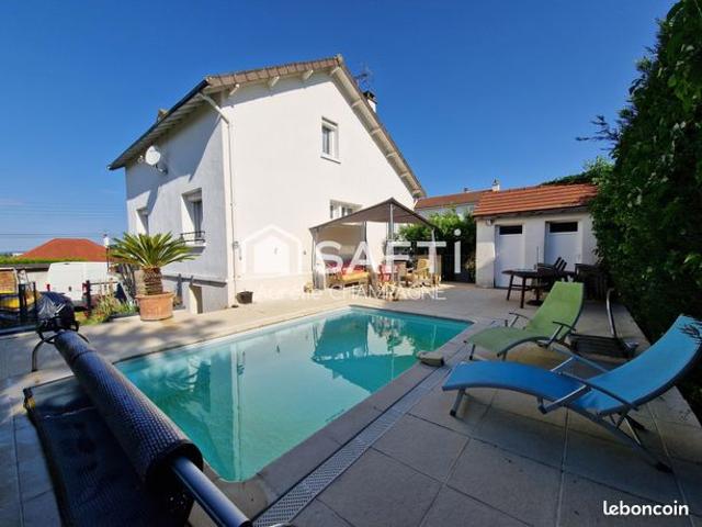 Maison 8 pièces 138 m²
