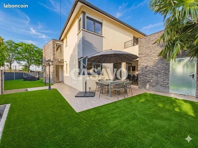 Maison 8 pièces 138 m²