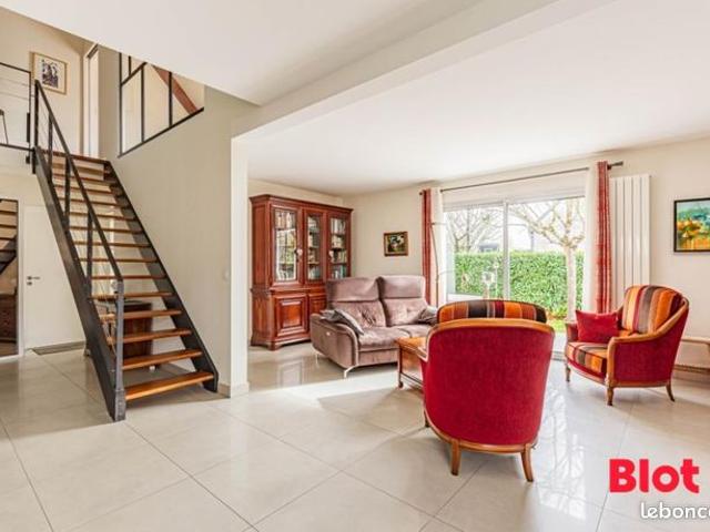 Maison 8 pièces 138 m²