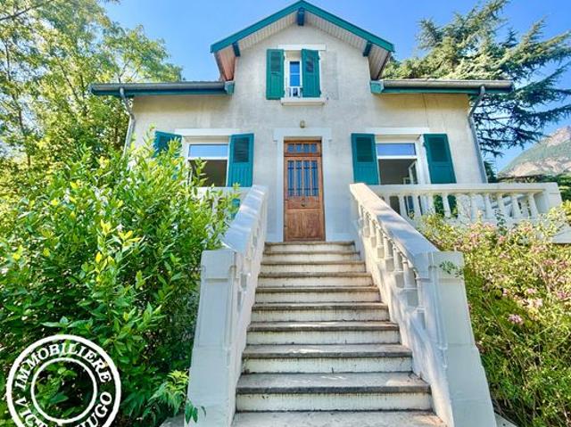 Maison 8 pièces 130 m²
