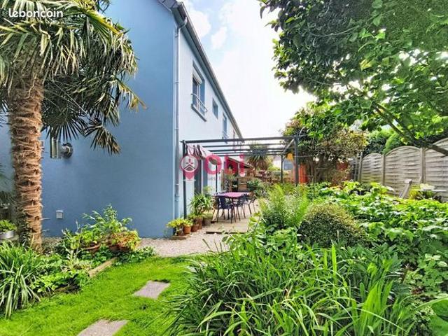 Maison 8 pièces 130 m²