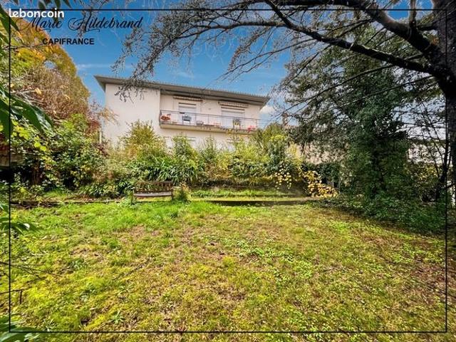 Maison 8 pièces 130 m²
