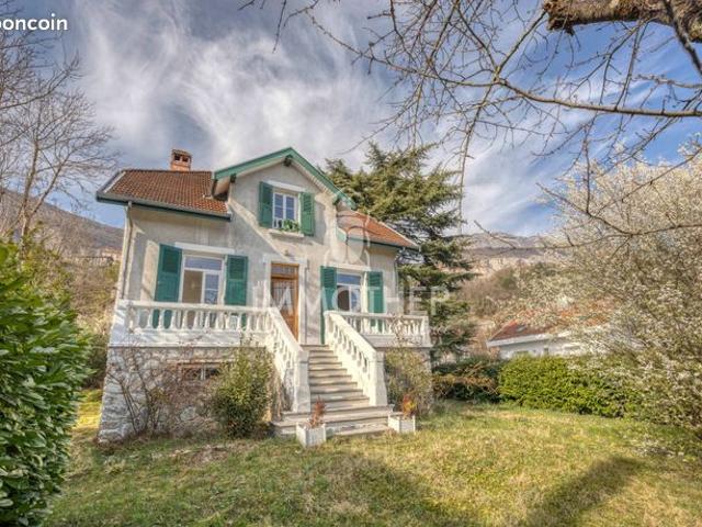 Maison 8 pièces 130 m²