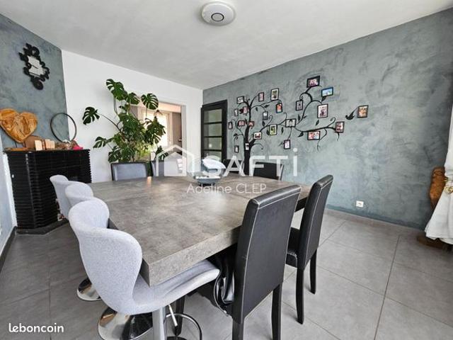 Maison 8 pièces 130 m²