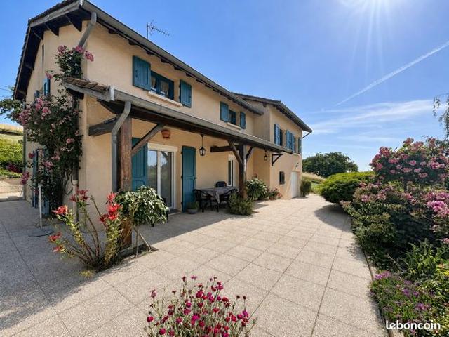 Maison 8 pièces 144 m²