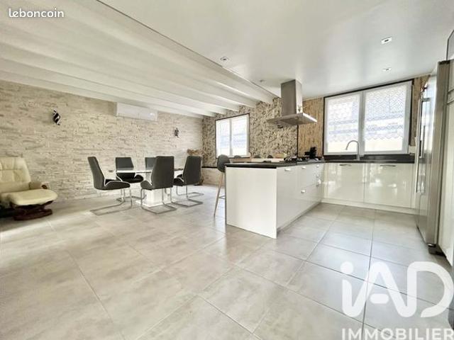 Maison 8 pièces 144 m²