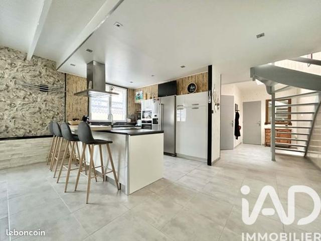 Maison 8 pièces 144 m²