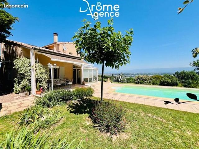Maison 8 pièces 145 m²