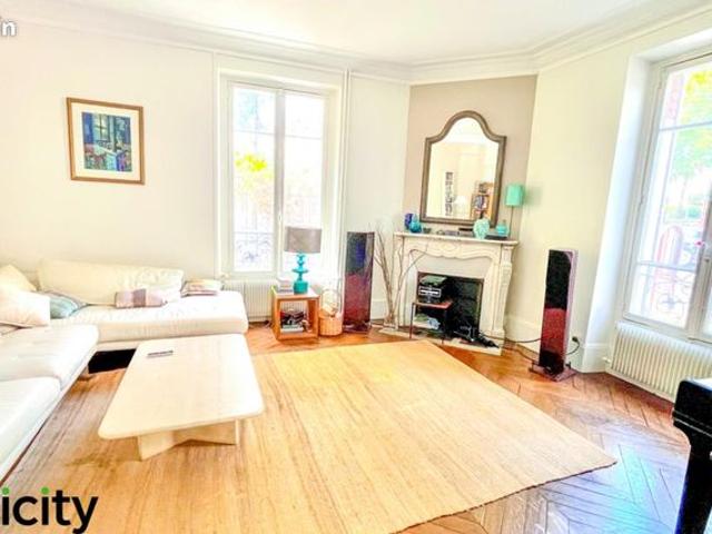 Maison 8 pièces 145 m²