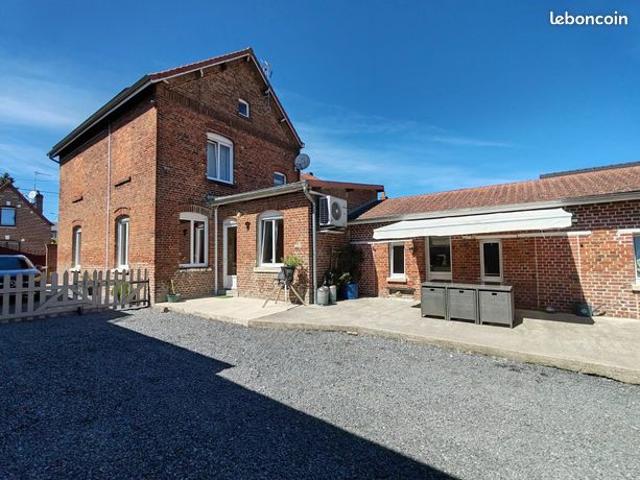 Maison 8 pièces 145 m²