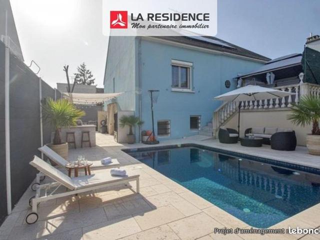 Maison 8 pièces 145 m²