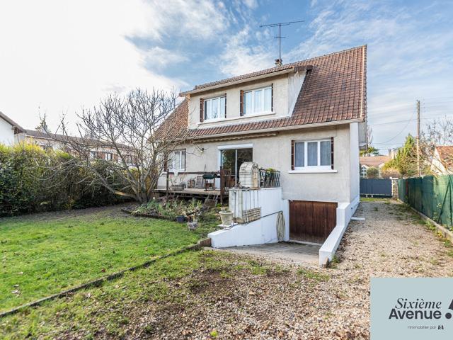 Maison 8 pièces 145 m²