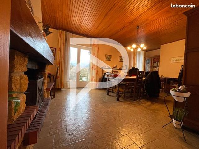 Maison 8 pièces 145 m²