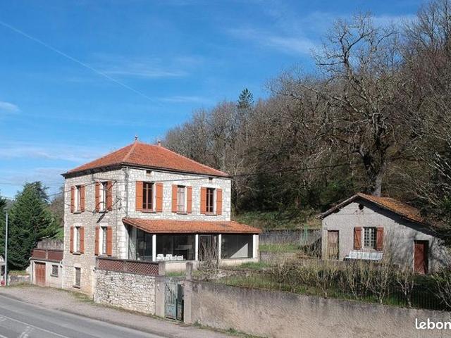 Maison 8 pièces 145 m²