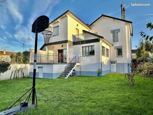 Maison 8 pièces 145 m²