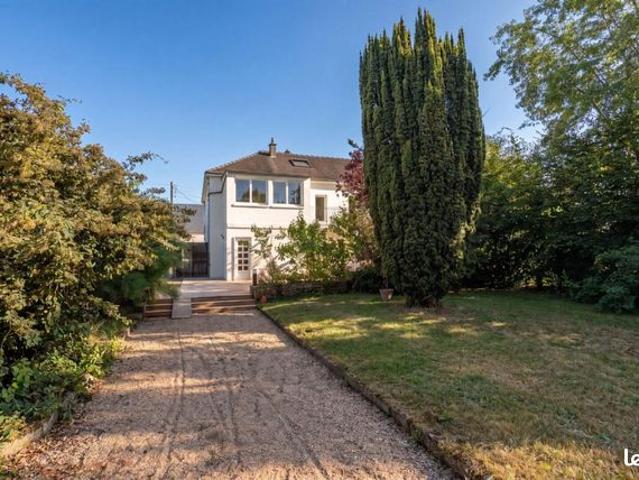 Maison 8 pièces 145 m²