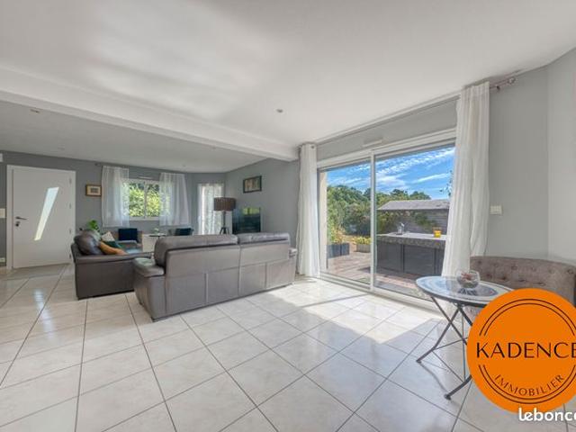 Maison 8 pièces 145 m²